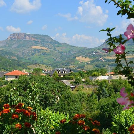 Villa Les Fleurs De Marie La Cresse Esterno foto